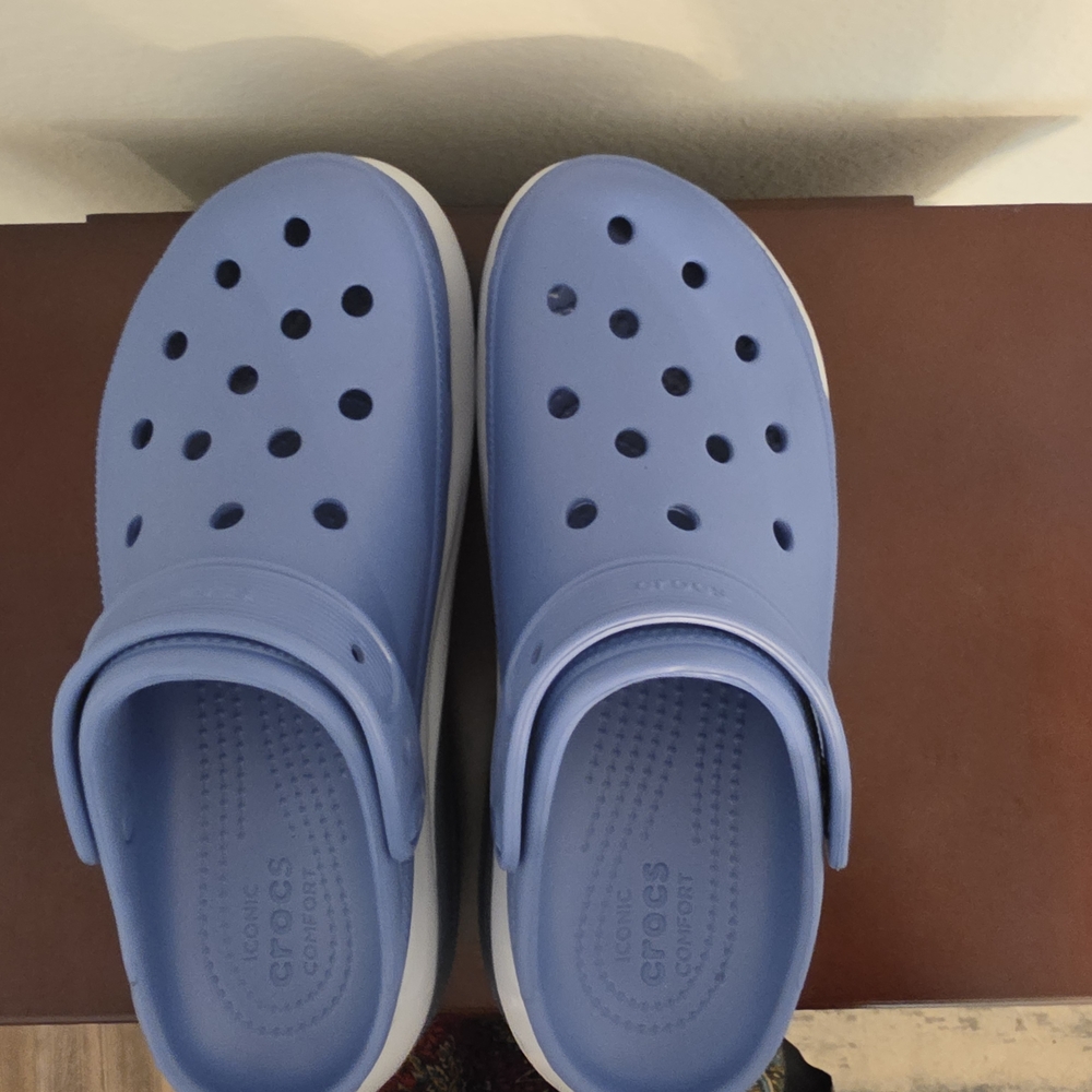 CROCS Crush Clogs Light Periwinkle Blue & White